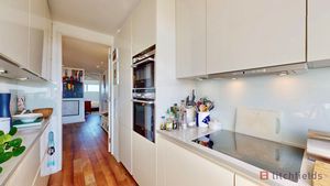kitchen- click for photo gallery
